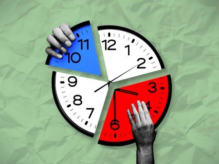 Der Griff nach Teilzeit im Job: Ob volles Arbeitspensum oder nur wenige Wochenstunden – entscheidend ist, was Beschäftigte leisten können und wollen, fordert die NGG Ostwestfalen-Lippe.