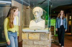 Noch bis zum 1.3. ist die Sonderausstellung "775 - Westfalen" im LWL-Museum in der Kaiserpfalz zu sehen. Foto: LWL/ B. Mazhiqi