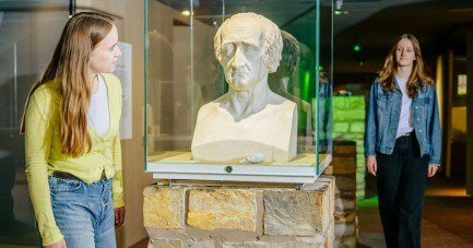 Noch bis zum 1.3. ist die Sonderausstellung "775 - Westfalen" im LWL-Museum in der Kaiserpfalz zu sehen. Foto: LWL/ B. Mazhiqi