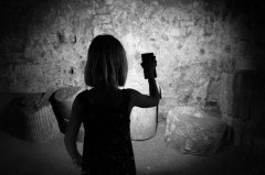 Schaurig schön! Passend zur dunklen Zeit macht das Weserrenaissance-Museum am Freitag, Februar, das Licht aus und die Taschenlampen an. Foto: Rudy und Peter Skitterians auf Pixabay.