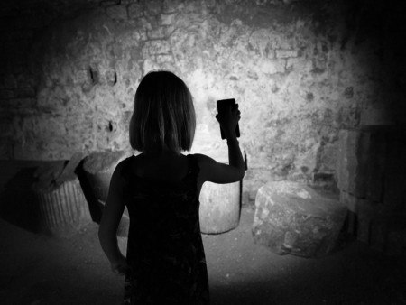 Schaurig schön! Passend zur dunklen Zeit macht das Weserrenaissance-Museum am Freitag, Februar, das Licht aus und die Taschenlampen an. Foto: Rudy und Peter Skitterians auf Pixabay.