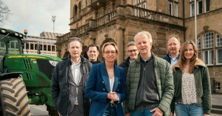 von links: Heinrich Rösener, Jens Kramer, Dr. Christiana Bauer, Bernd Upmeier zu Belzen, Hermann Dedert, Matthias Kleimann, Birgit Schroers. Foto: Adrian Stein