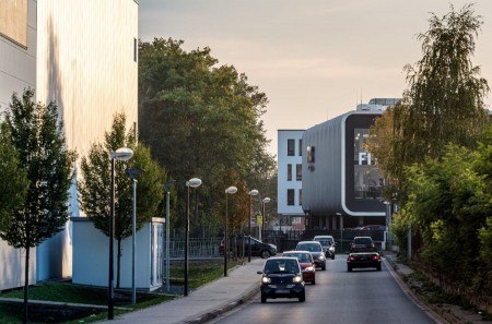 Die Führung „Geschichte entdecken – Stadt erleben“ startet am Gleis 13. Foto: Detlef Güthenke