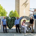 Das Team der Stadtführer*innen freut sich auf das Event „Gütersloh rund um die Uhr – 24h Stadtführung“. (v.l.: Louis Lersmacher, Axel Rotthaus, Sascha Priebe, Elisabeth Erdsiek, Rolf Erdsiek, Susanne Förder und Norbert Ellermann), Foto: Daniela Toman