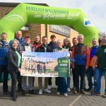 Sponsoring-Partner Albert Münster (Volksbank Büren-Salzkotten), Kerstin Salerno (Stadtmarketing Büren), Wigbert Löper (stellvertretender Bürgermeister und Ortsvorsteher), Berthold Ackfeld (Touristik-Gemeinschaft Bürener Land), Finn Kleeschulte (DLRG Büren, Sanitätsdienst), Alexander Menke (Stadtmarketing Büren), Marcel Danne (ebenfalls Volksbank Büren-Salzkotten), Marie Hölter (SGV Büren), Bärbel Olfermann (Bürgerstiftung Büren) sowie Peter Szlovik, Fritz Deneke, Heinz-Josef Meyer und Axel Diederichs aus der Bürener Vereinswelt. Foto: Stadt Büren