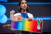 Nur drei Minuten haben alle Teilnehmenden auf der Bühne Zeit, um Jury und Publikum zu überzeugen. Foto: Wissenswerkstadt/ Sarah Jonek
