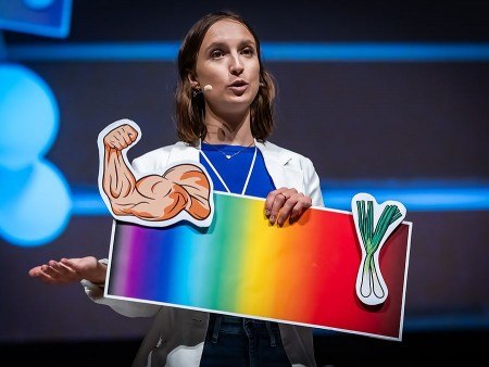 Nur drei Minuten haben alle Teilnehmenden auf der Bühne Zeit, um Jury und Publikum zu überzeugen. Foto: Wissenswerkstadt/ Sarah Jonek