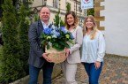 Freuen sich über die Eröffnung des “Ankaplatz” am 10. Mai: Ann-Kathrin Eggers (Mitte), Arne Brand (Allg. Vertreter des Verbands- vorstehers / Leiter Abteilung Zentrale Infrastruktur) sowie Lena Schubert (Fachbereich Liegenschaften Landesverband Lippe). Fotos: LVL