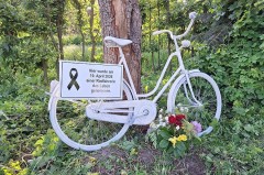 Gedenkstätte für die in Blasheim getötete Radfahrerin. Foto: Dr. Petra Spona