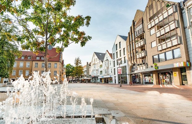 BU: Auch der Berliner Platz in Gütersloh ist Teil der Führung „Hier ist mein Platz –Gütersloher Plätze neu entdecken. (Foto: pro Wirtschaft GT, M. Wallenfang)