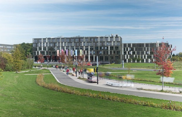 BU: Insgesamt 42 Bachelor- und 26 Masterstudiengänge bietet die Hochschule Bielefeld an ihren drei Standorten in Bielefeld, Gütersloh und Minden an. (Foto: Andreas Jon Grote)