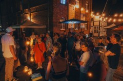 Nachtführung mit Rolf Erdsiek bei „Gütersloh rund um die Uhr – 24h Stadtführung“. Foto: © Eulen Media