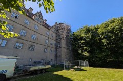 Blick auf den eingerüsteten Nordturm von Schloss Varenholz. (Fotos: LVL)