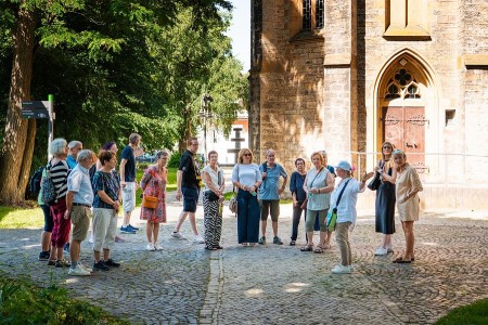 Nachtführung mit Rolf Erdsiek bei „Gütersloh rund um die Uhr – 24h Stadtführung“. Foto: © Eulen Media