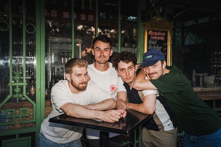 Loving-in-Real-Life-Bandfoto © Loving-in-Real-Life