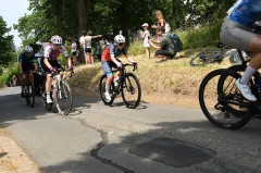 Radrennfahrerinnen bei der Deutschen U23-Meisterschaft auf einem Rundkurs in Weiswampach