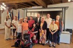 Gruppenfoto des neu gewählten Behindertenbeirats Höxter mit Vertreterinnen und Vertretern aus Politik und Verwaltung bei der konstituierenden Sitzung.