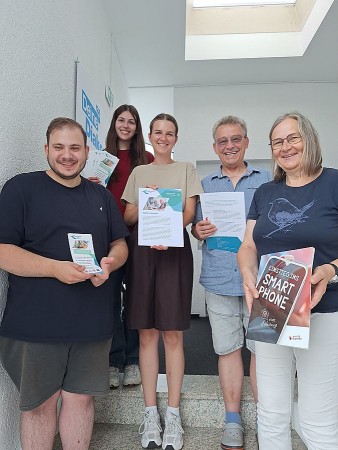 Das Team der Digitalbegleitung v. l. n. r.: Furkan Tasatan, Janine Walter, Madeleine Schwichtenhövel (DRK), Christian Kaulich, Anke Fuchs © DeineDiakonie