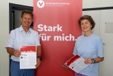 Landrat Michael Stickeln und Ute Delimat von der Verbraucherzentrale NRW präsentieren im Kreishaus den Jahresbericht 2025.