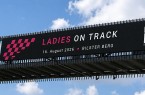 Banner mit der Aufschrift „Ladies on Track“ und dem Datum 16. August 2026 am BILSTER BERG.