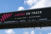 Banner mit der Aufschrift „Ladies on Track“ und dem Datum 16. August 2026 am BILSTER BERG.