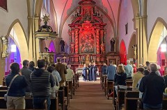 Das Trio Klangkunst beim Finale in der katholischen Pfarrkirche St. Johannes Baptist in Brenkhausen.